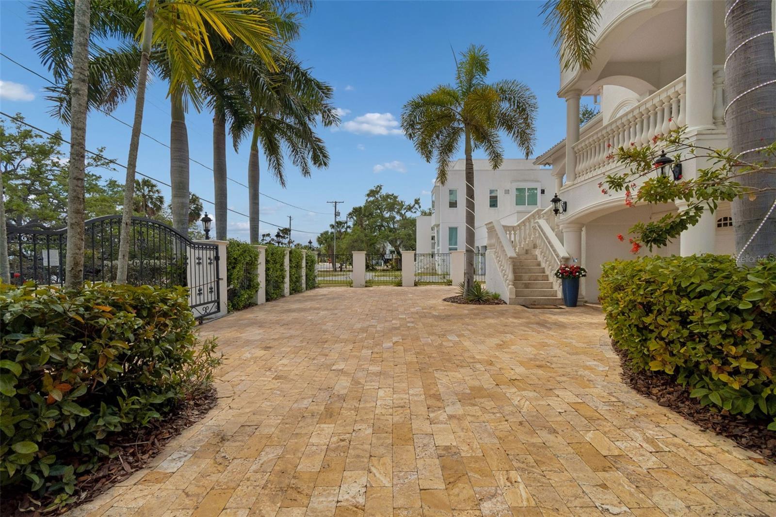 BAYHILL ESTATES - Residential