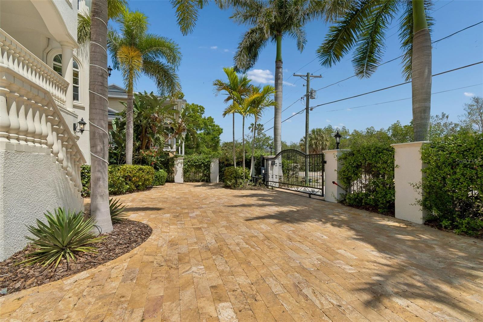 BAYHILL ESTATES - Residential