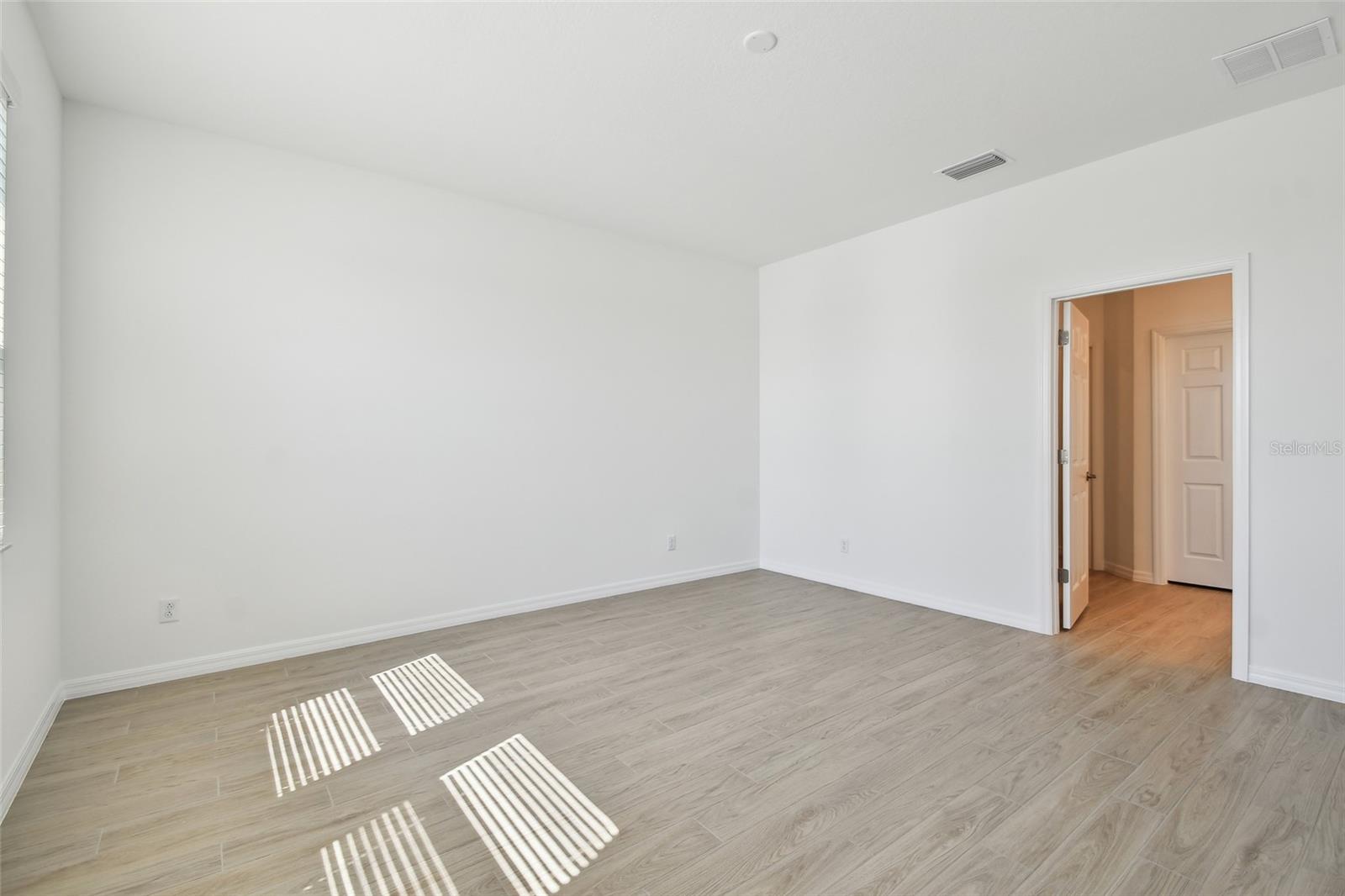 SWEETWATER VILLAS AT LAKEWOOD RANCH - Residential