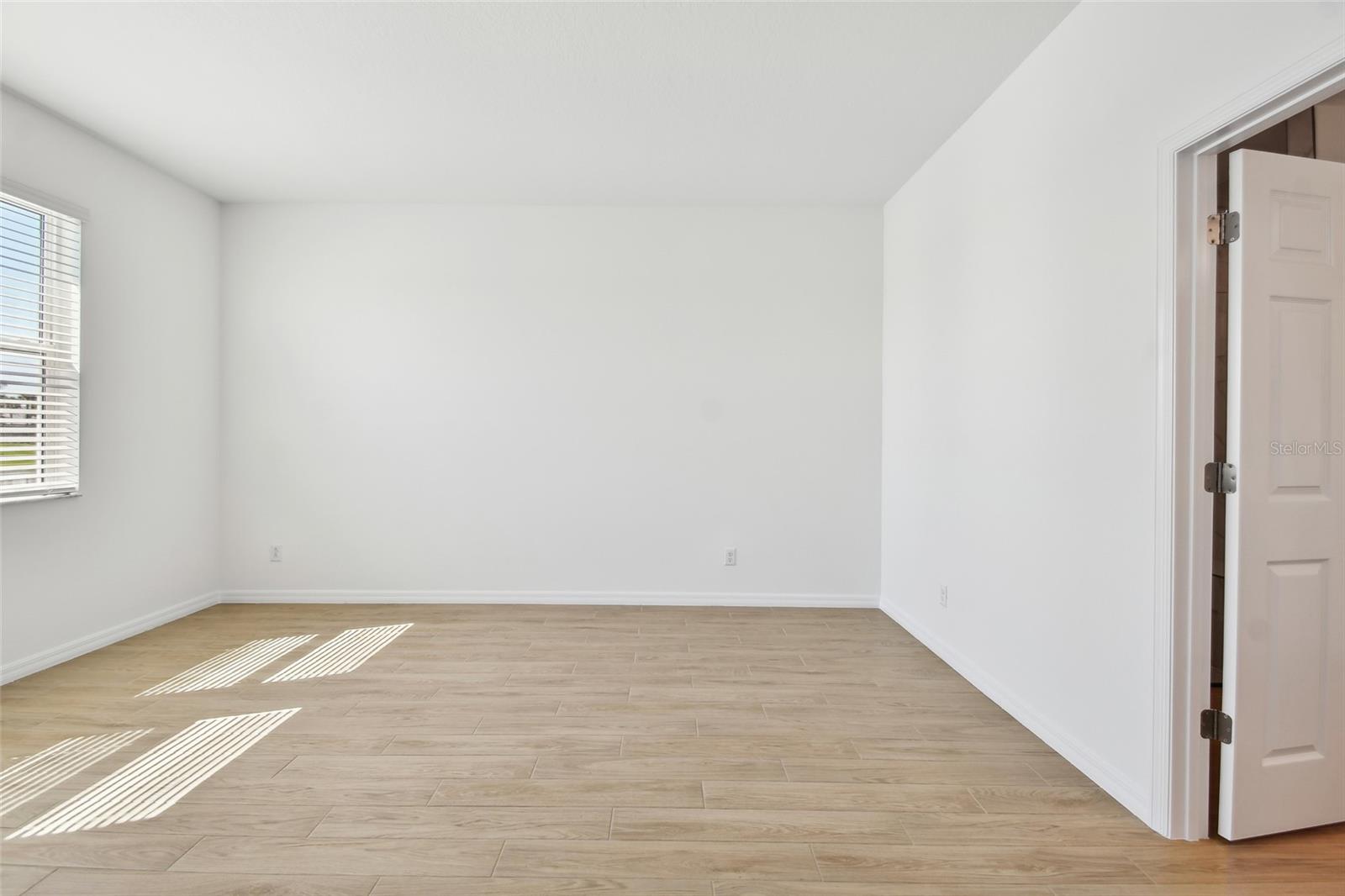 SWEETWATER VILLAS AT LAKEWOOD RANCH - Residential