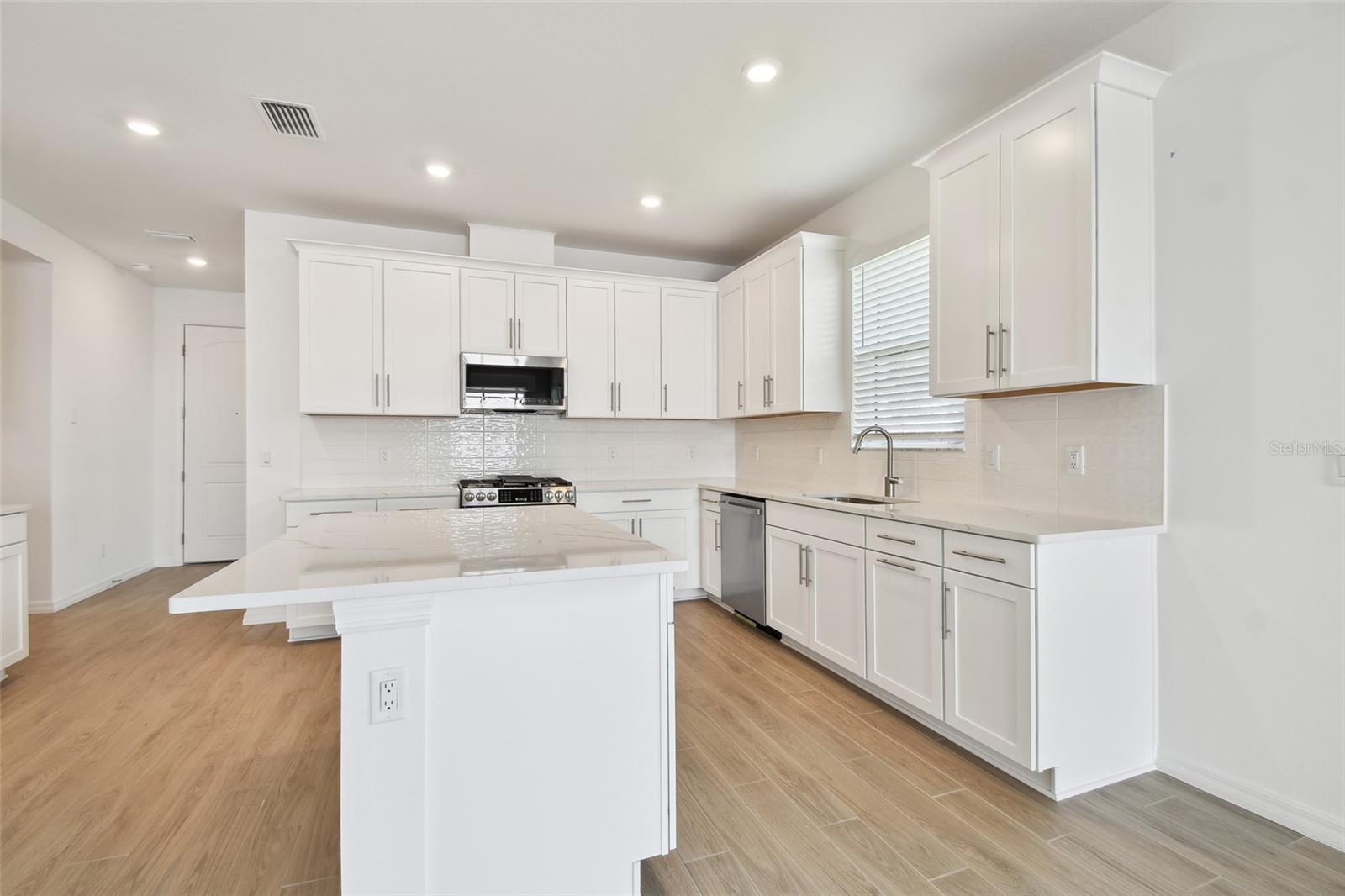 SWEETWATER VILLAS AT LAKEWOOD RANCH - Residential