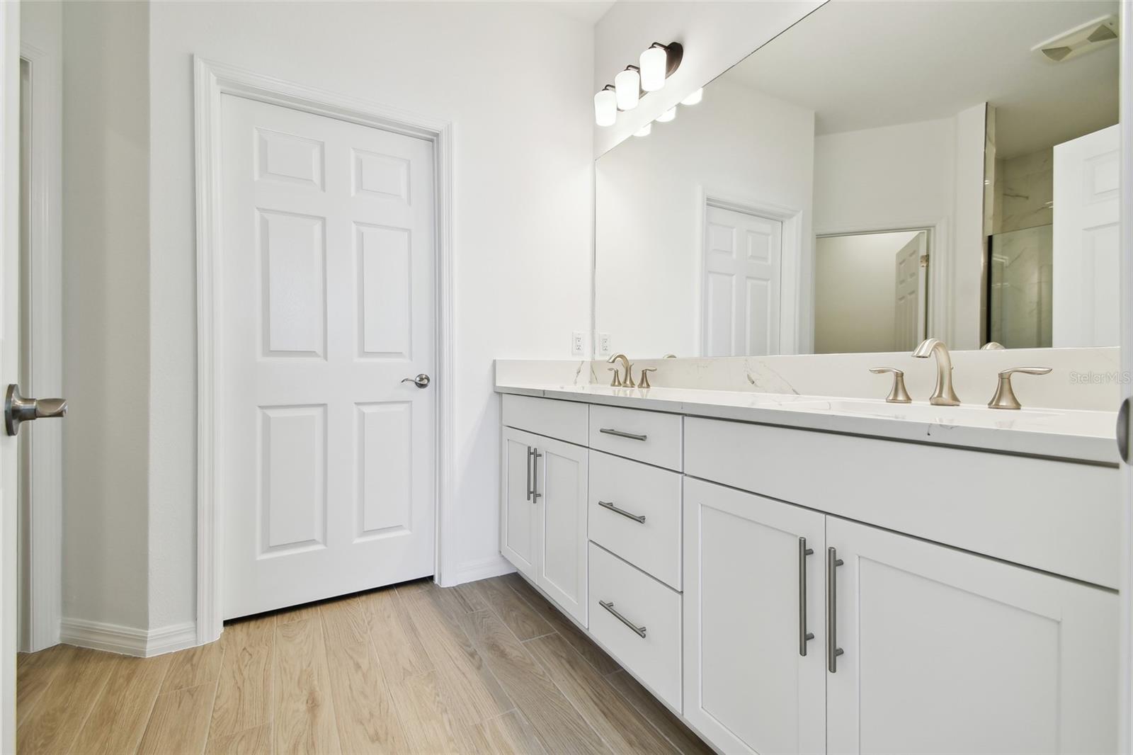 SWEETWATER VILLAS AT LAKEWOOD RANCH - Residential