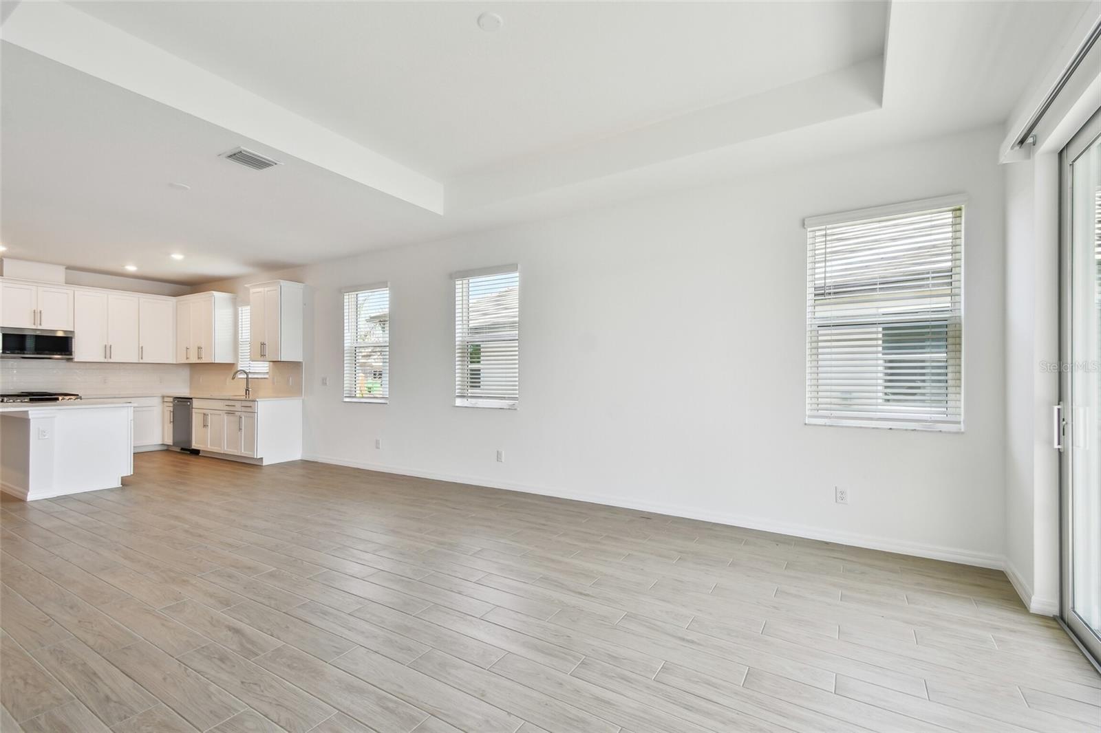 SWEETWATER VILLAS AT LAKEWOOD RANCH - Residential