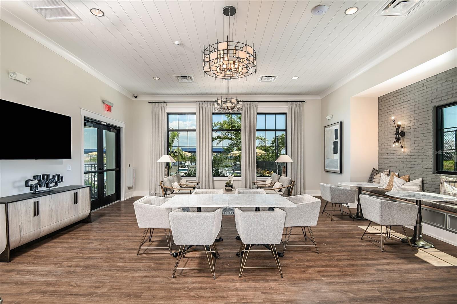 SWEETWATER VILLAS AT LAKEWOOD RANCH - Residential