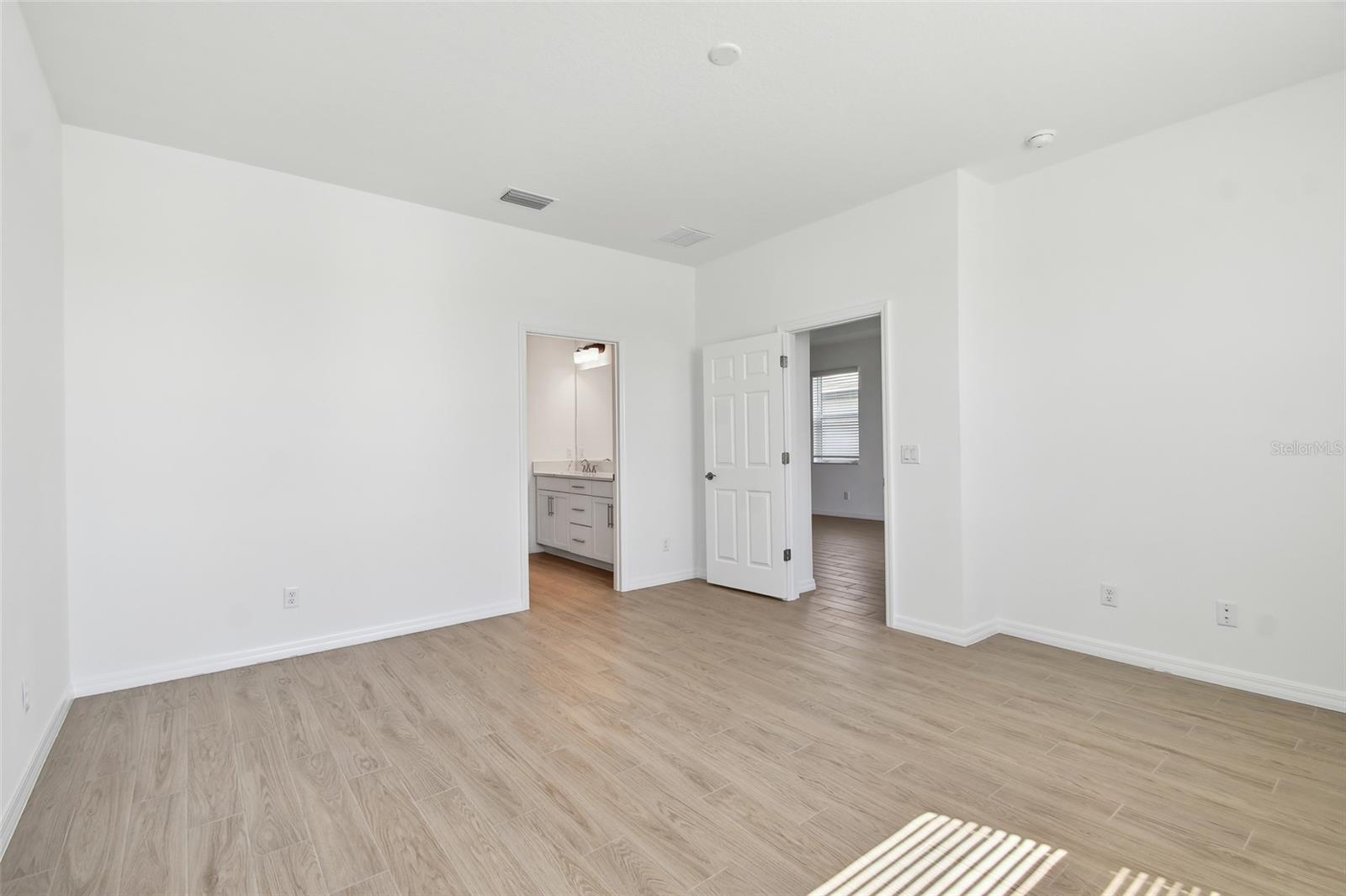 SWEETWATER VILLAS AT LAKEWOOD RANCH - Residential