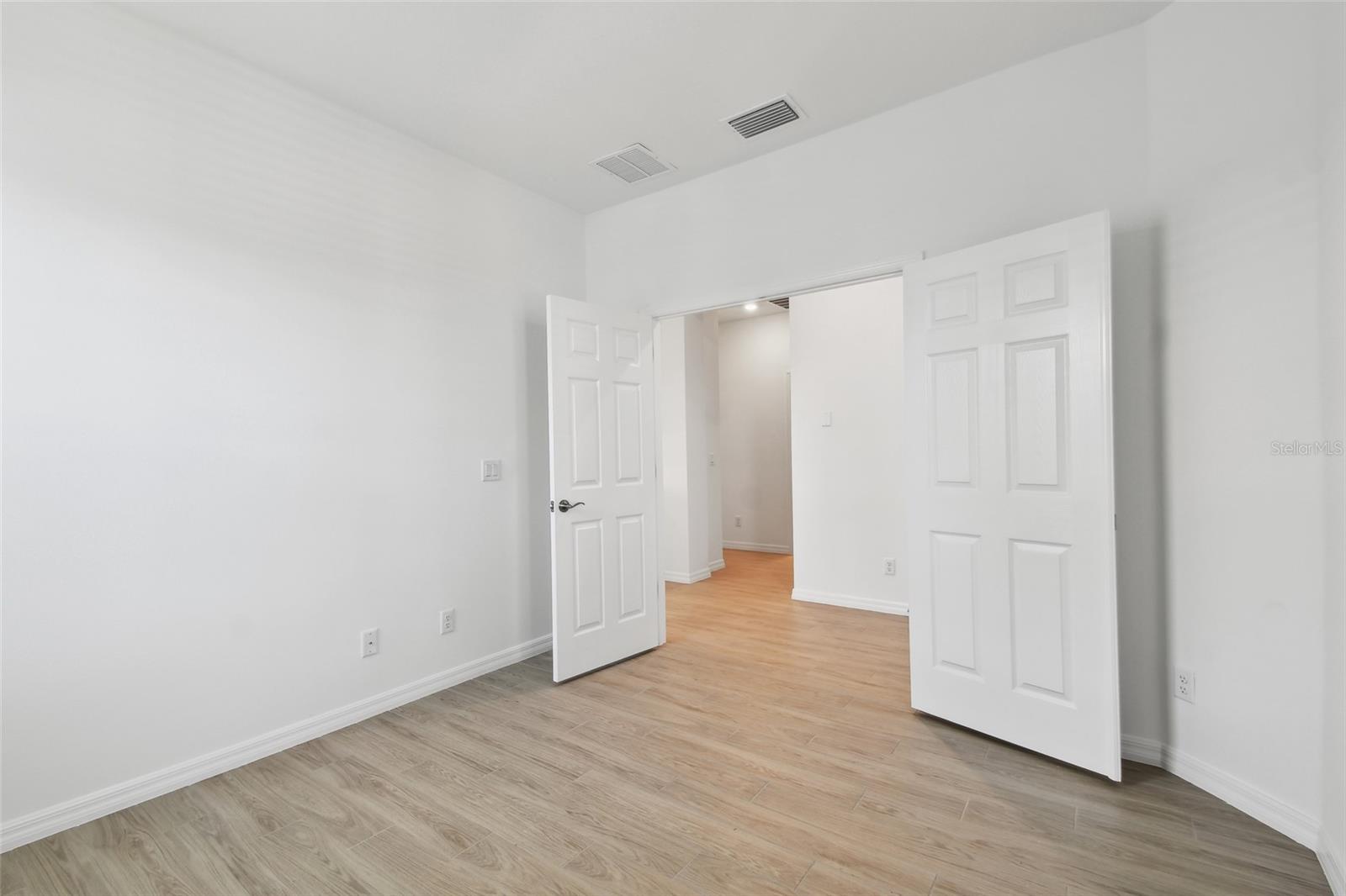 SWEETWATER VILLAS AT LAKEWOOD RANCH - Residential