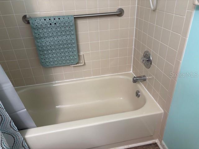 CIRCLE SQUARE WOODS - Residential