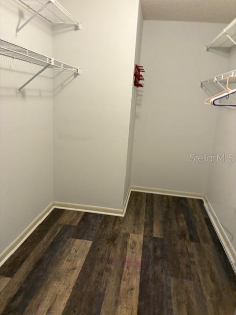 CIRCLE SQUARE WOODS - Residential