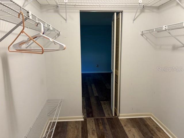 CIRCLE SQUARE WOODS - Residential