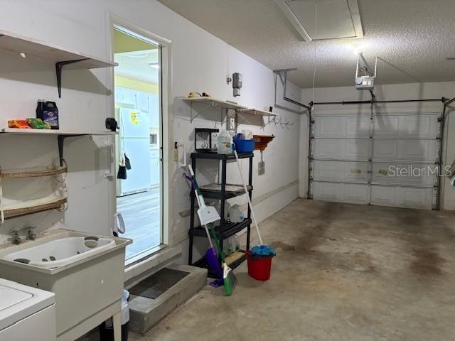 CIRCLE SQUARE WOODS - Residential