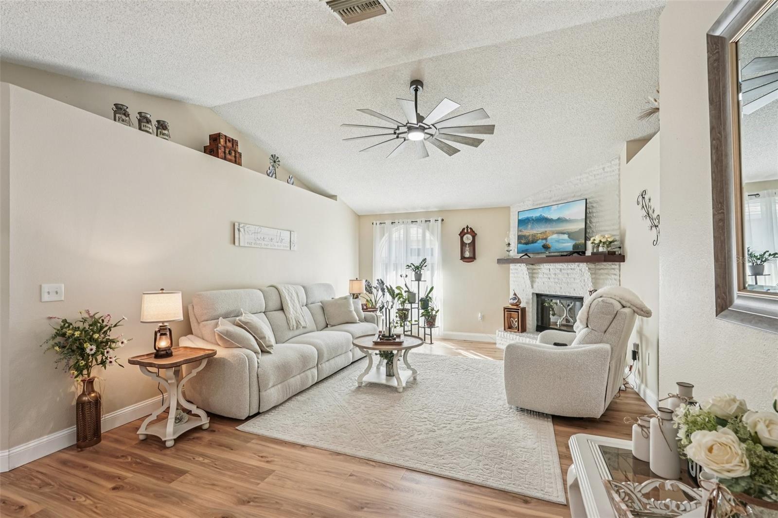 PADDOCKS WEST - Residential