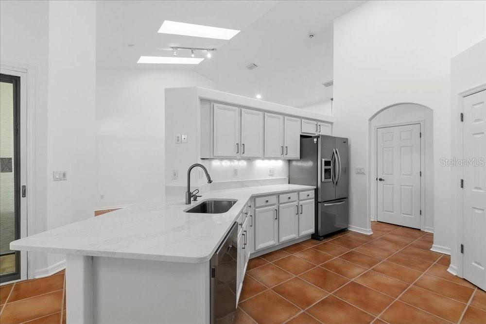 KINGSBRIDGE WEST - Residential