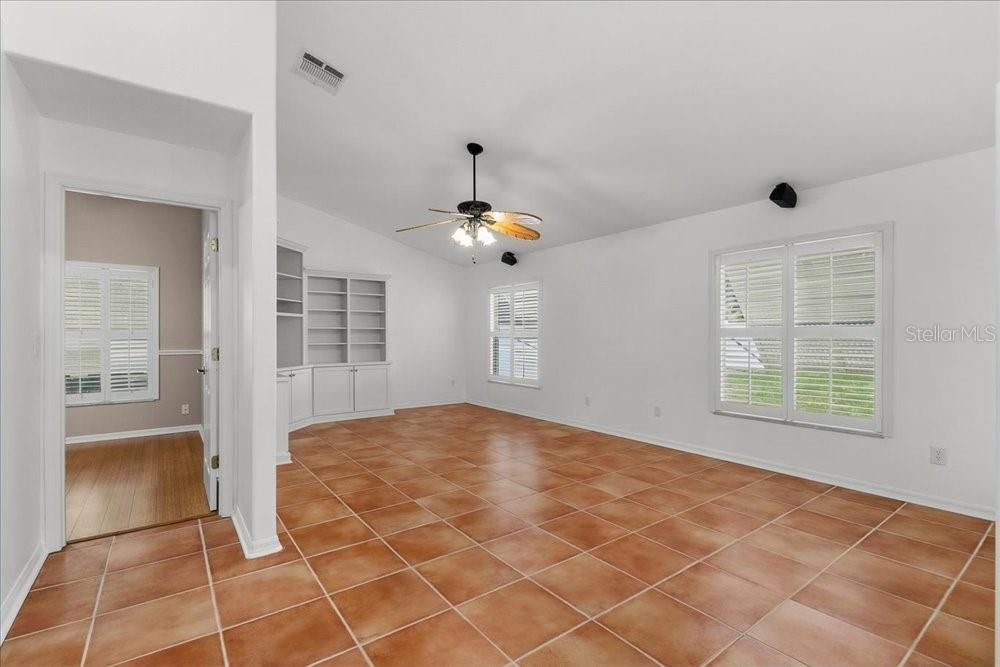 KINGSBRIDGE WEST - Residential