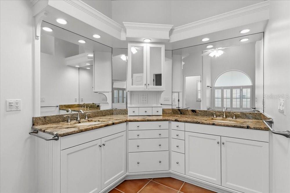 KINGSBRIDGE WEST - Residential