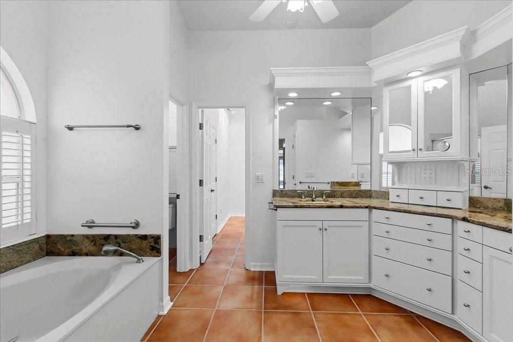 KINGSBRIDGE WEST - Residential