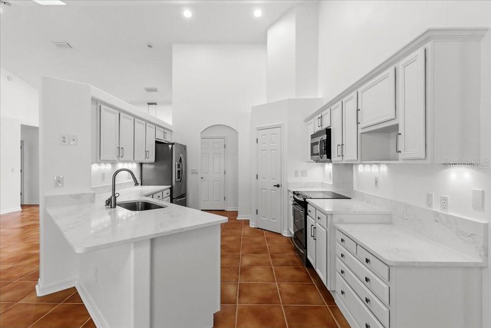 KINGSBRIDGE WEST - Residential