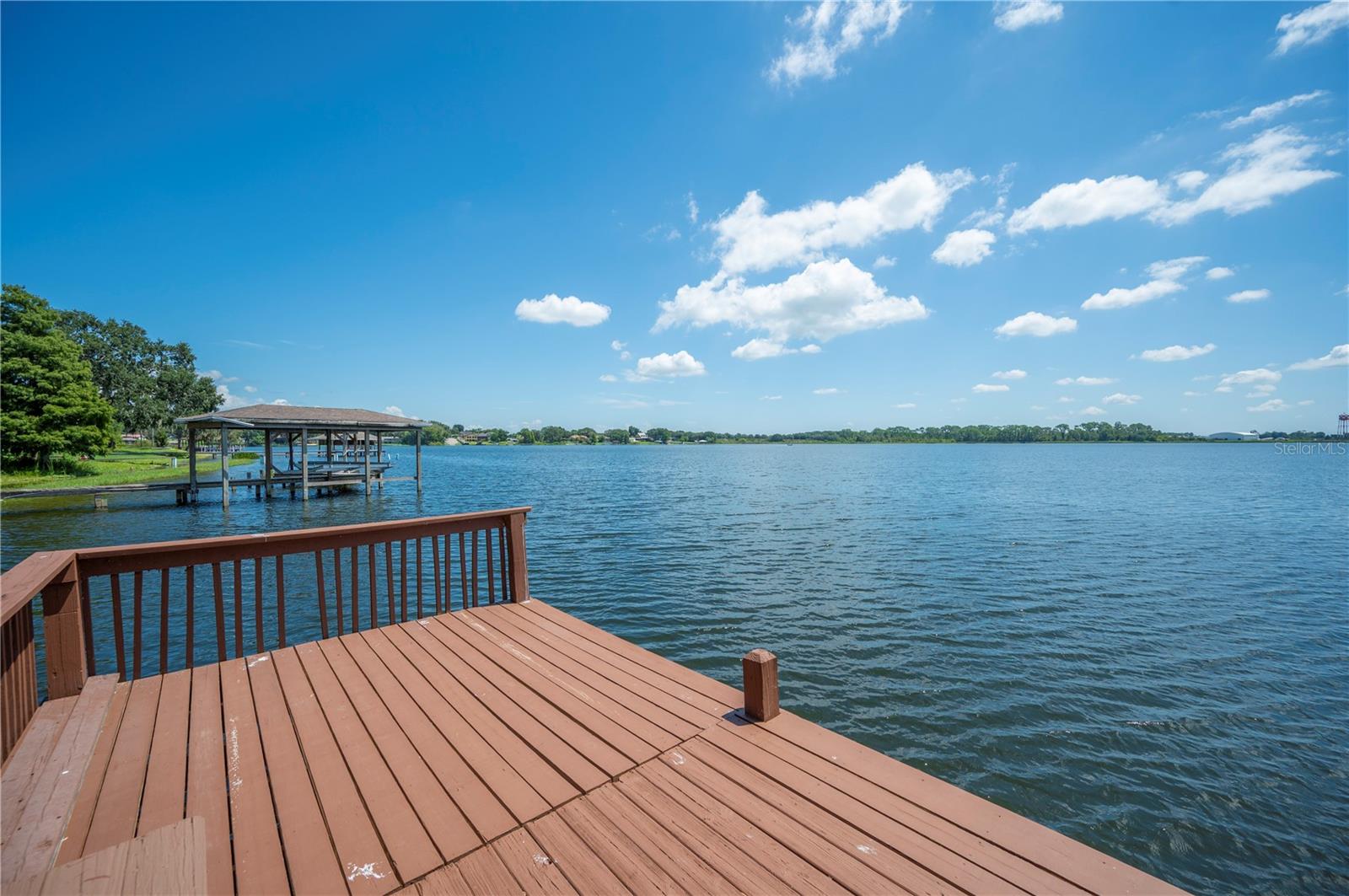 SANDY POINTE - Residential