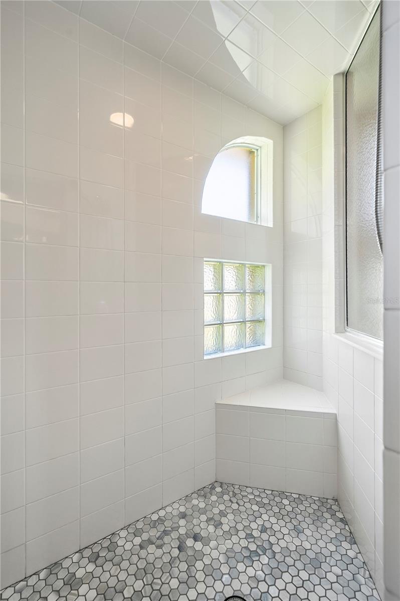 SANDY POINTE - Residential