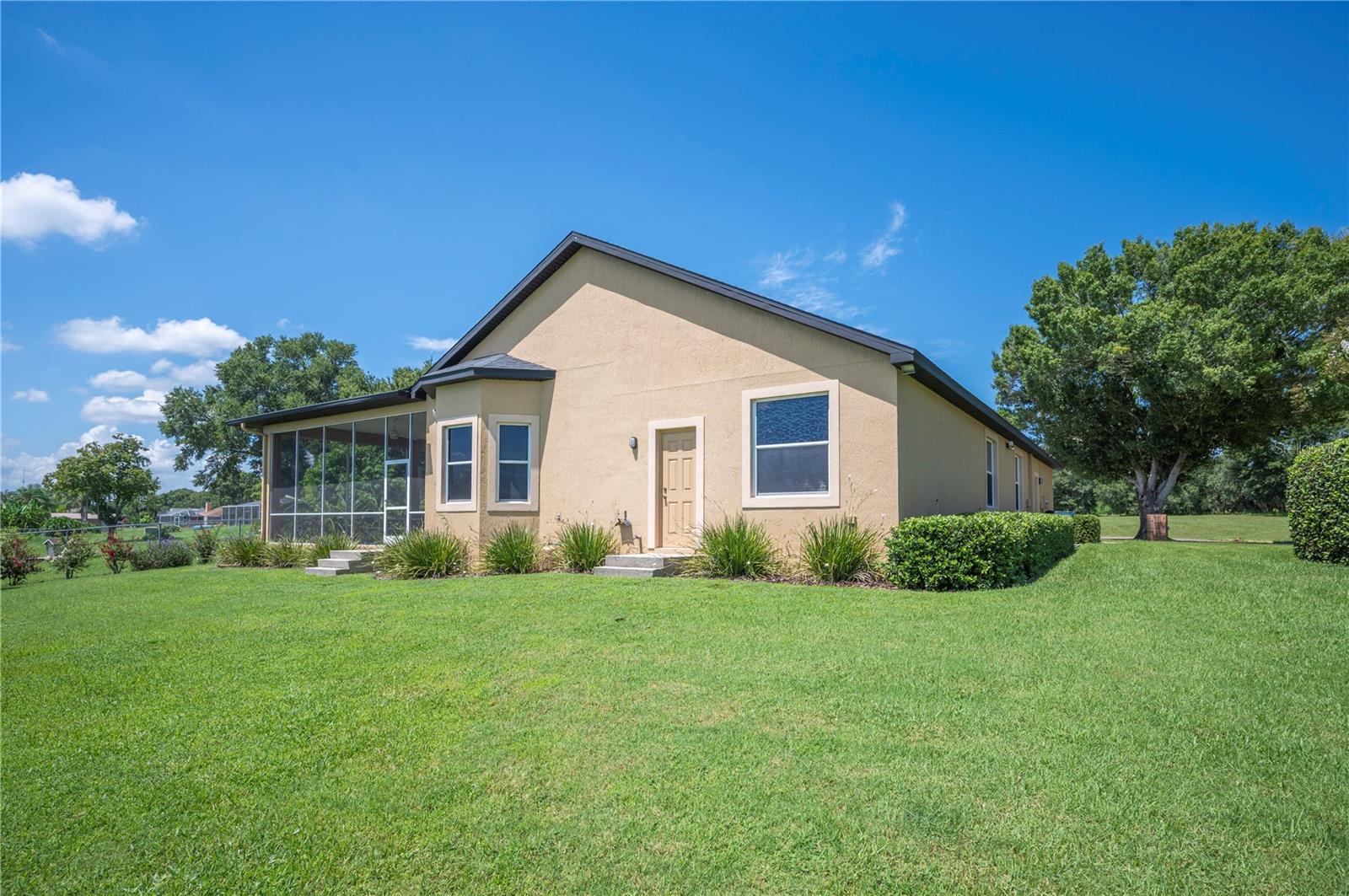 SANDY POINTE - Residential