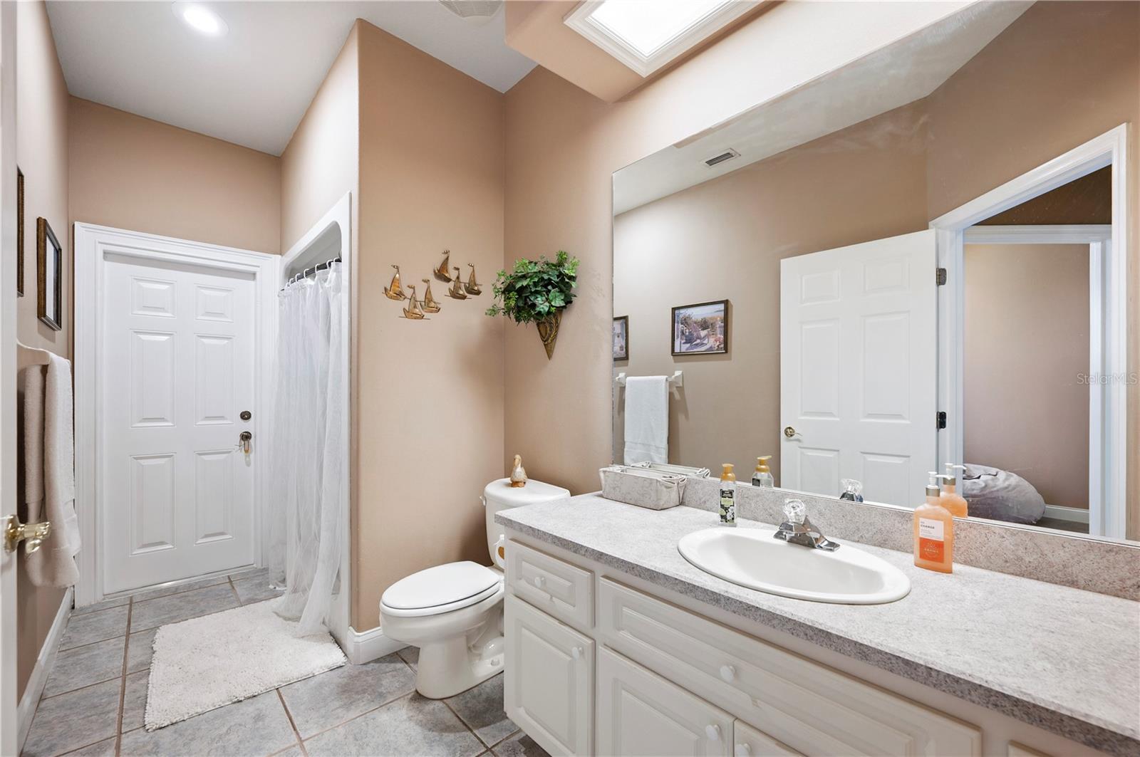 SANDY POINTE - Residential