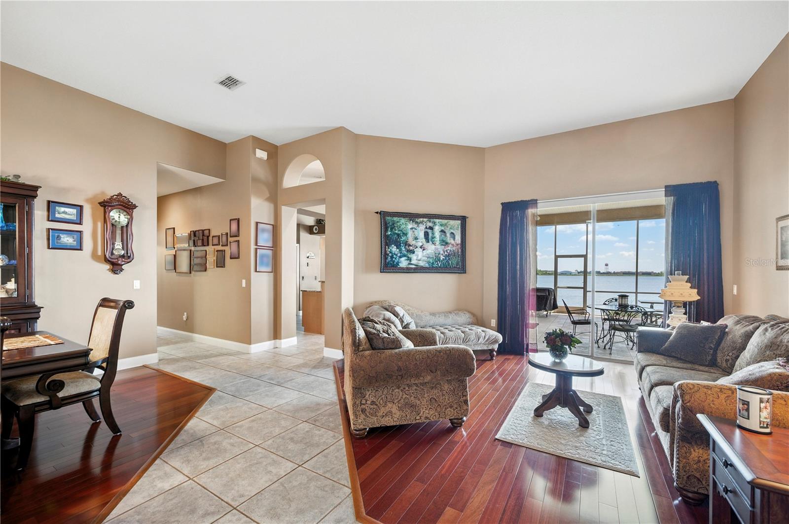 SANDY POINTE - Residential