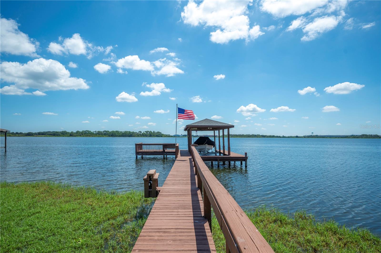 SANDY POINTE - Residential