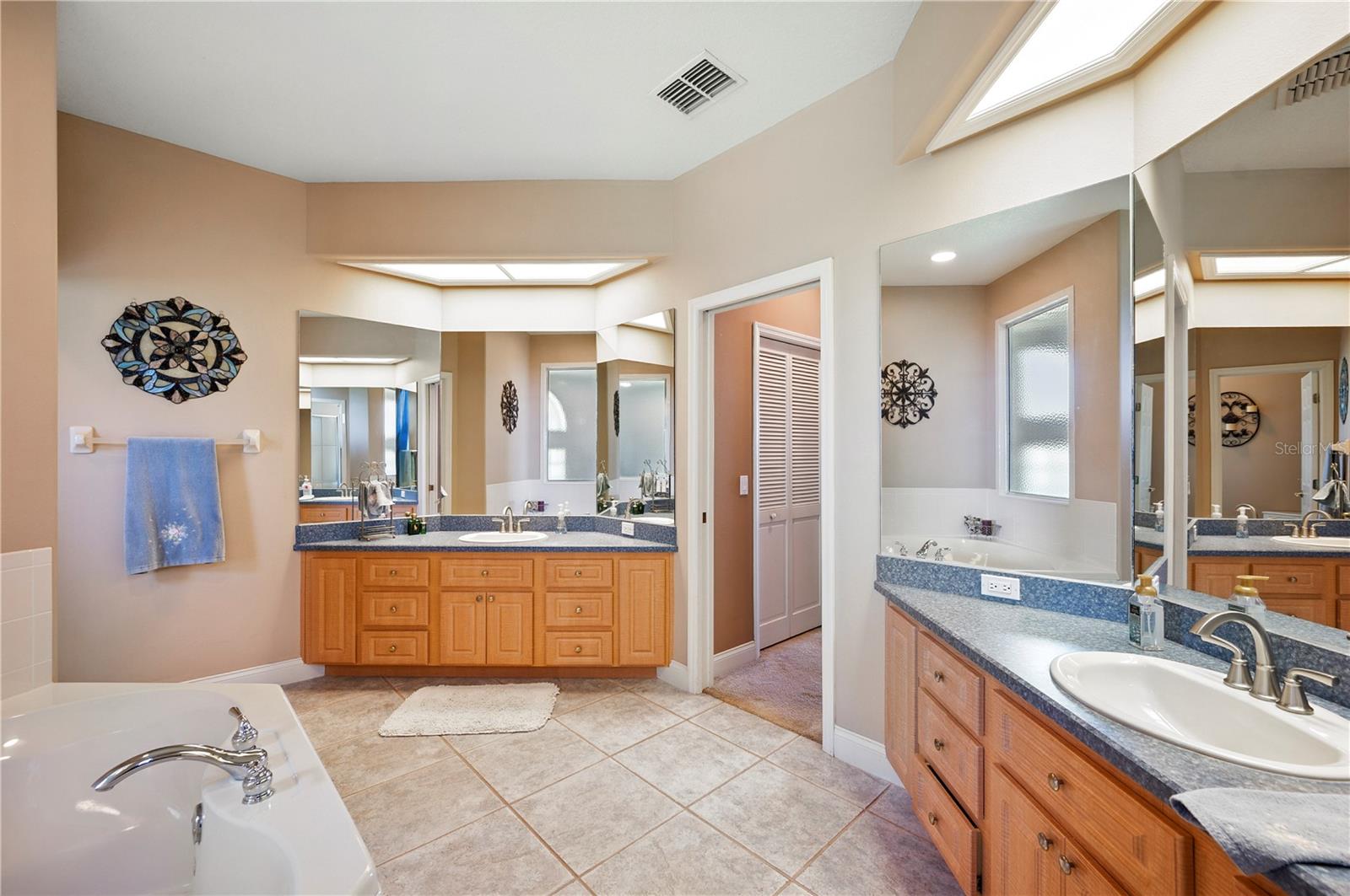 SANDY POINTE - Residential