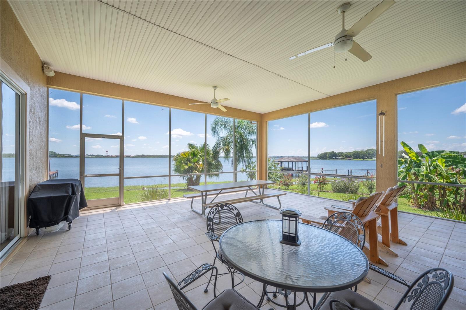 SANDY POINTE - Residential