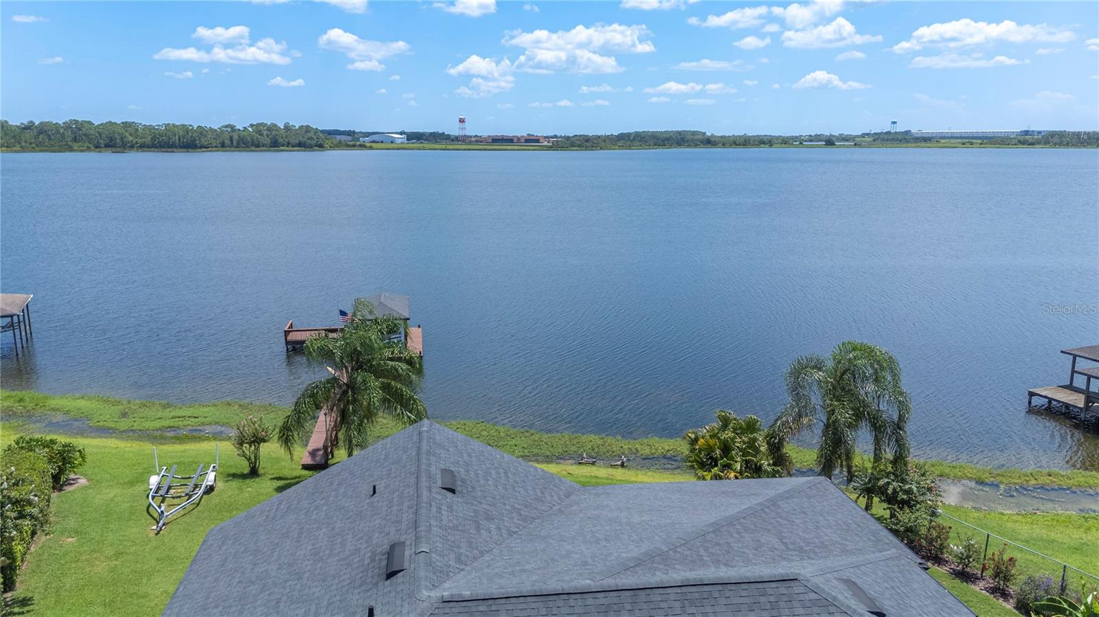 SANDY POINTE - Residential