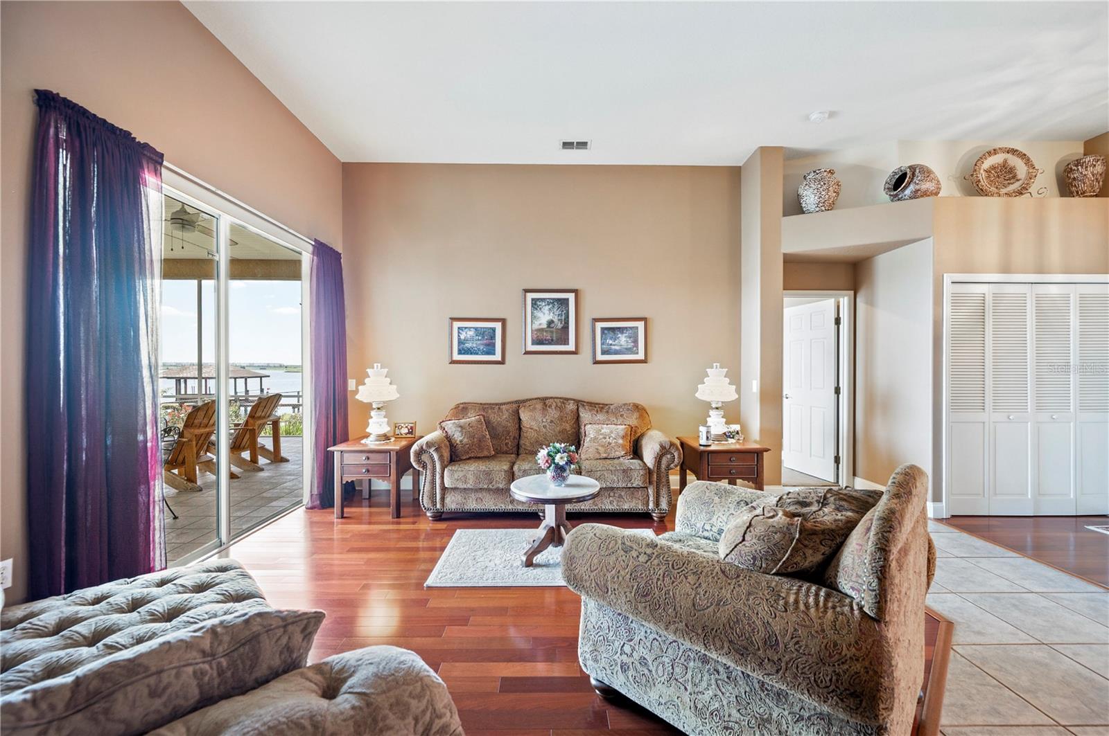 SANDY POINTE - Residential