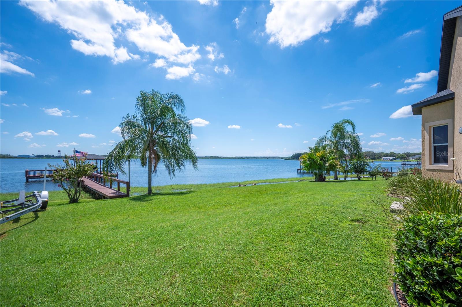 SANDY POINTE - Residential