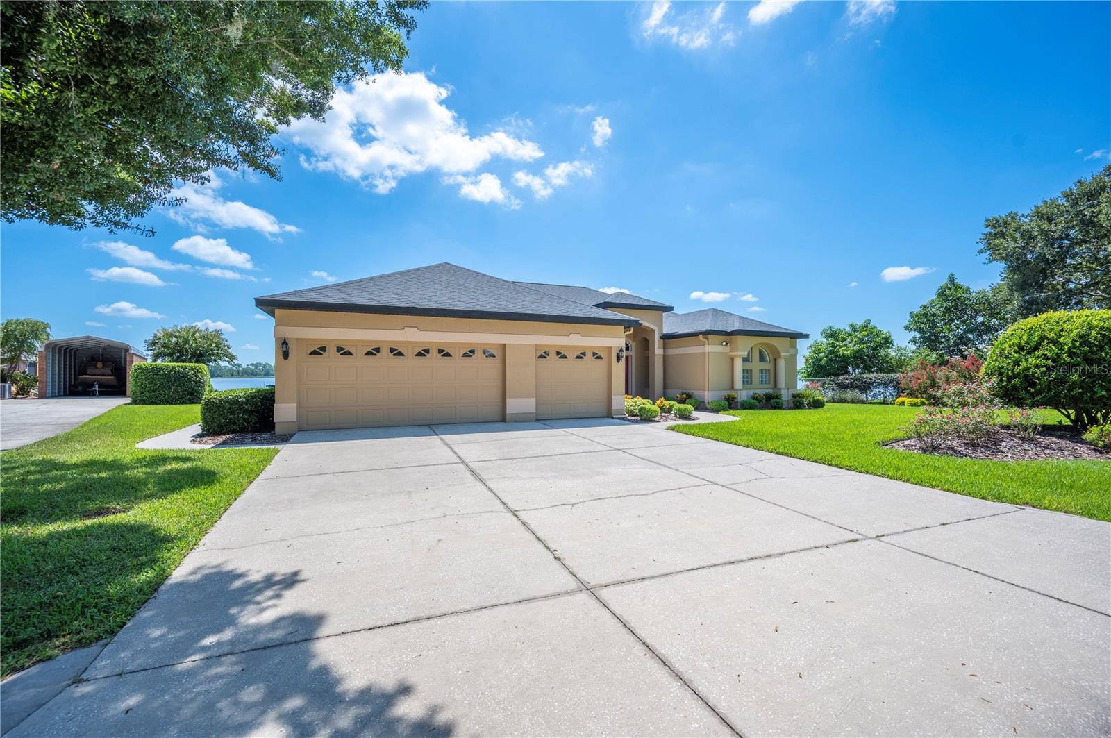 SANDY POINTE - Residential