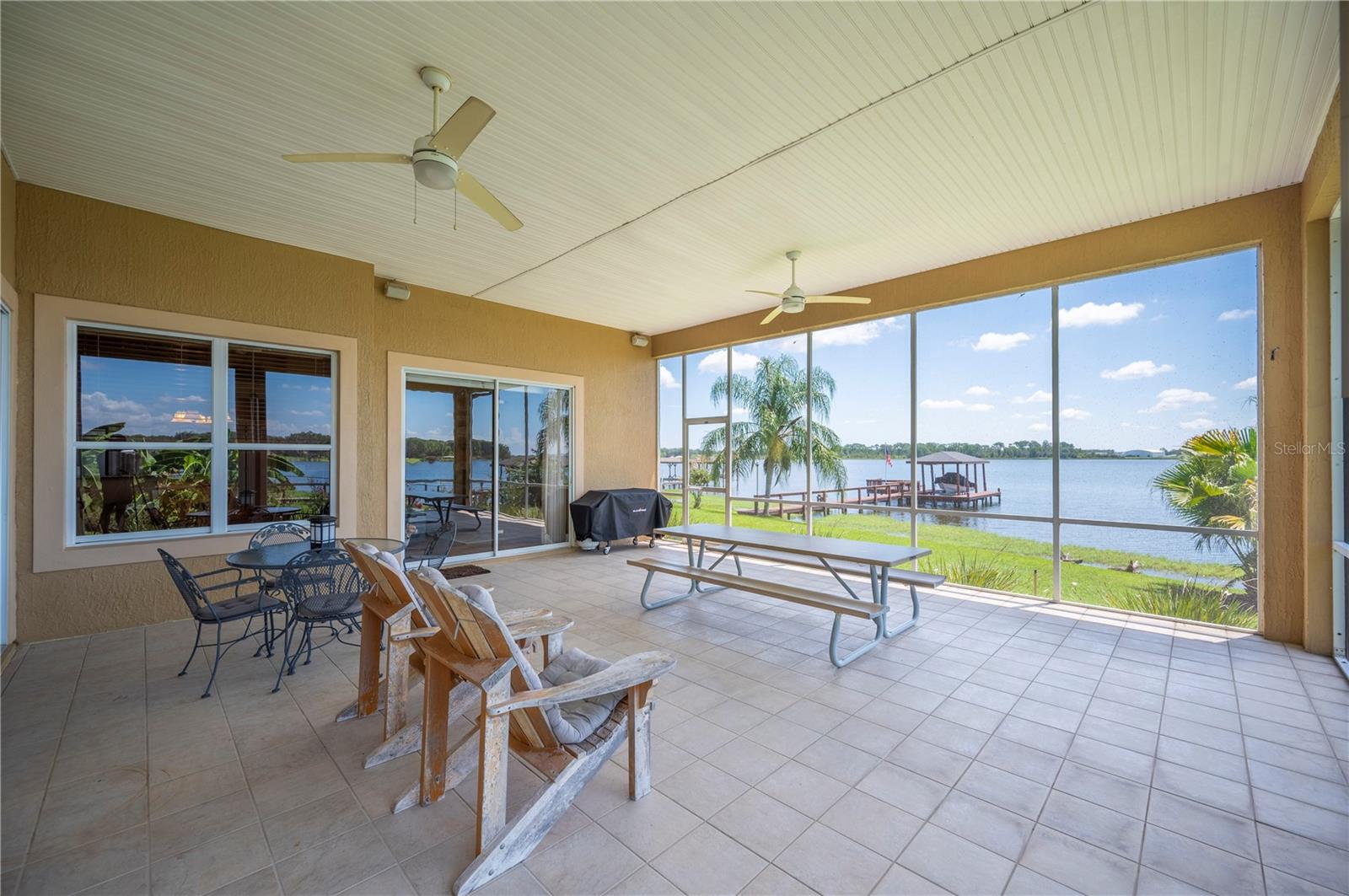 SANDY POINTE - Residential