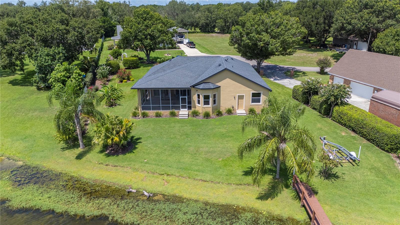 SANDY POINTE - Residential