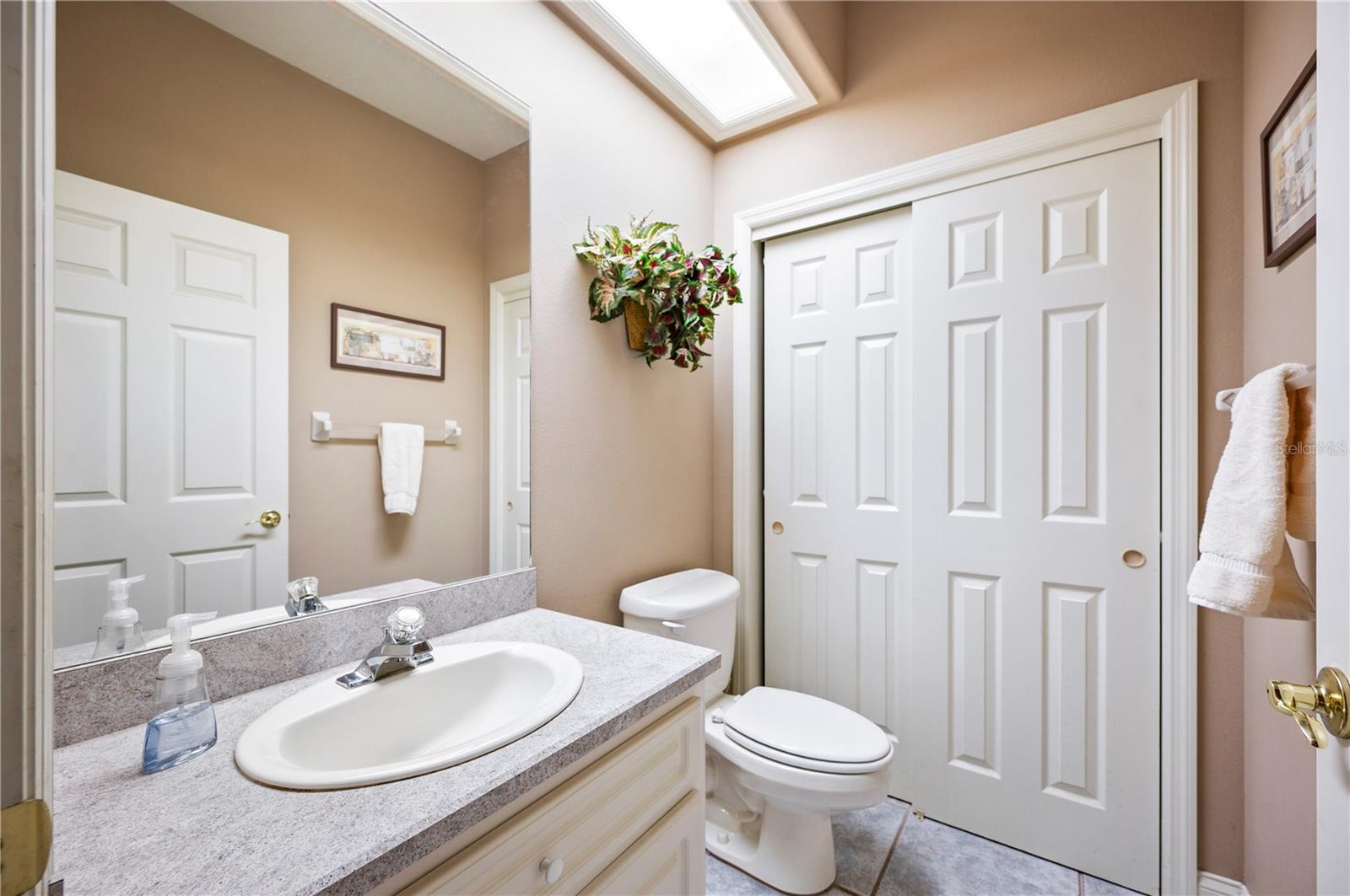 SANDY POINTE - Residential