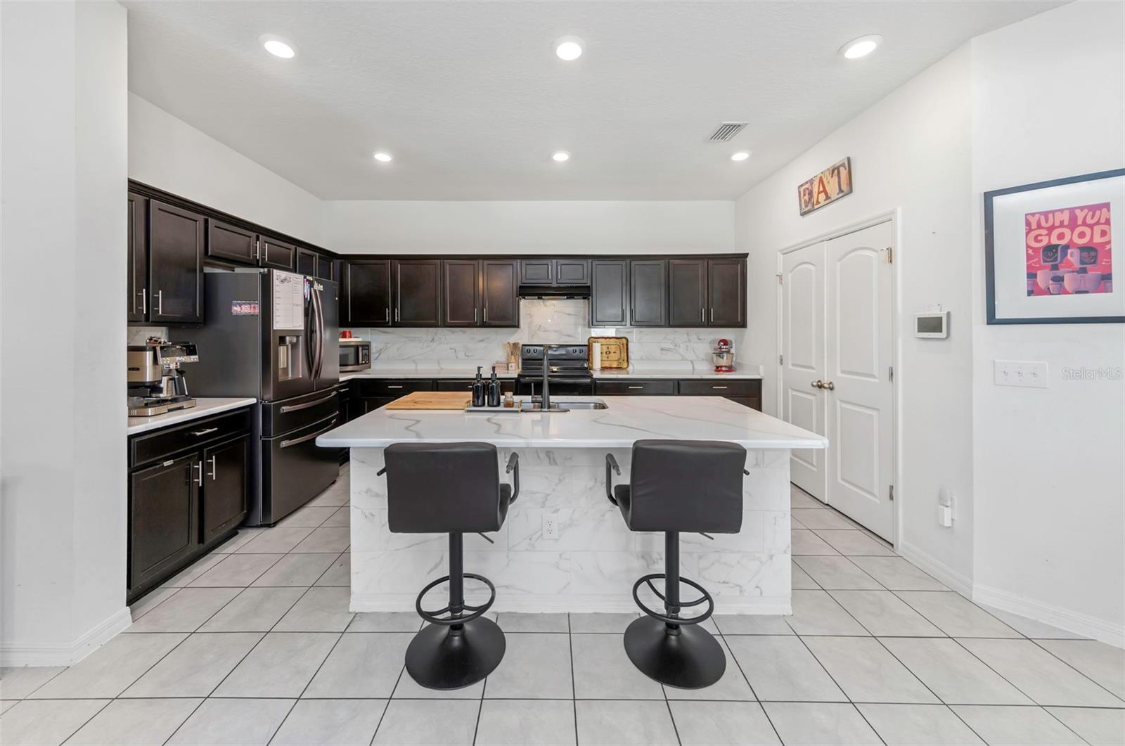 MIRROR LAKE - Residential