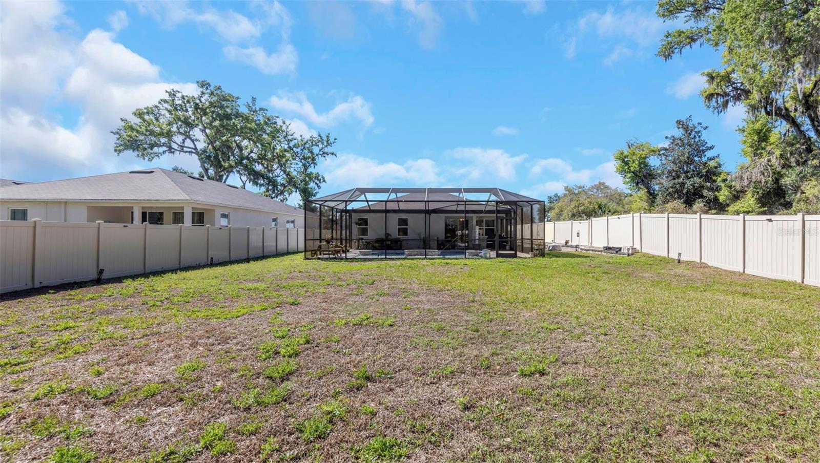 MIRROR LAKE - Residential