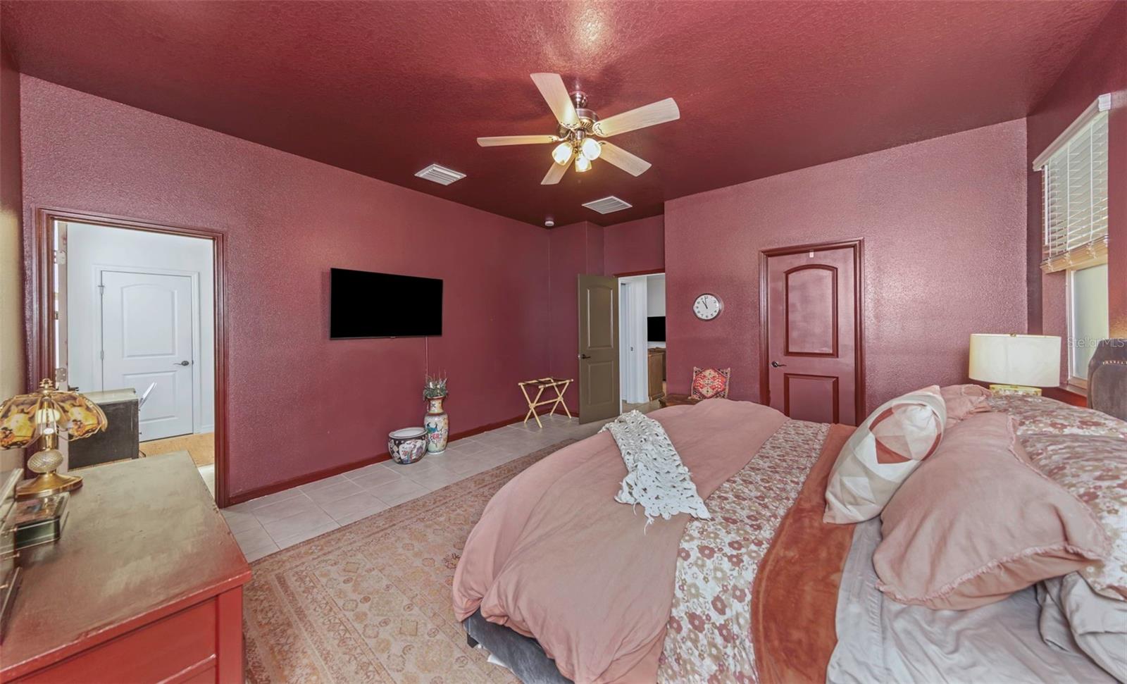 MIRROR LAKE - Residential