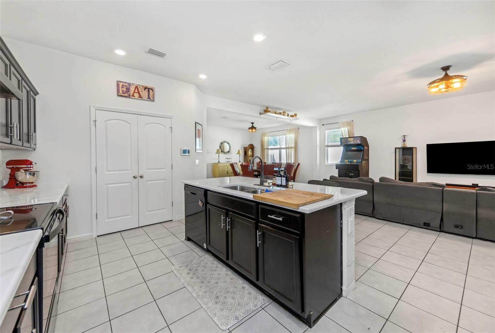 MIRROR LAKE - Residential