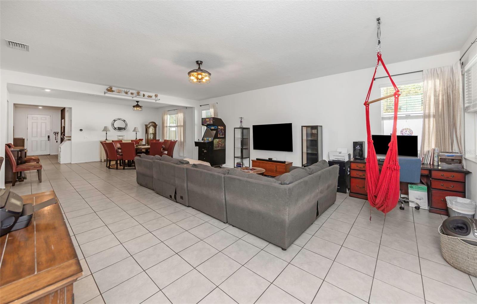 MIRROR LAKE - Residential