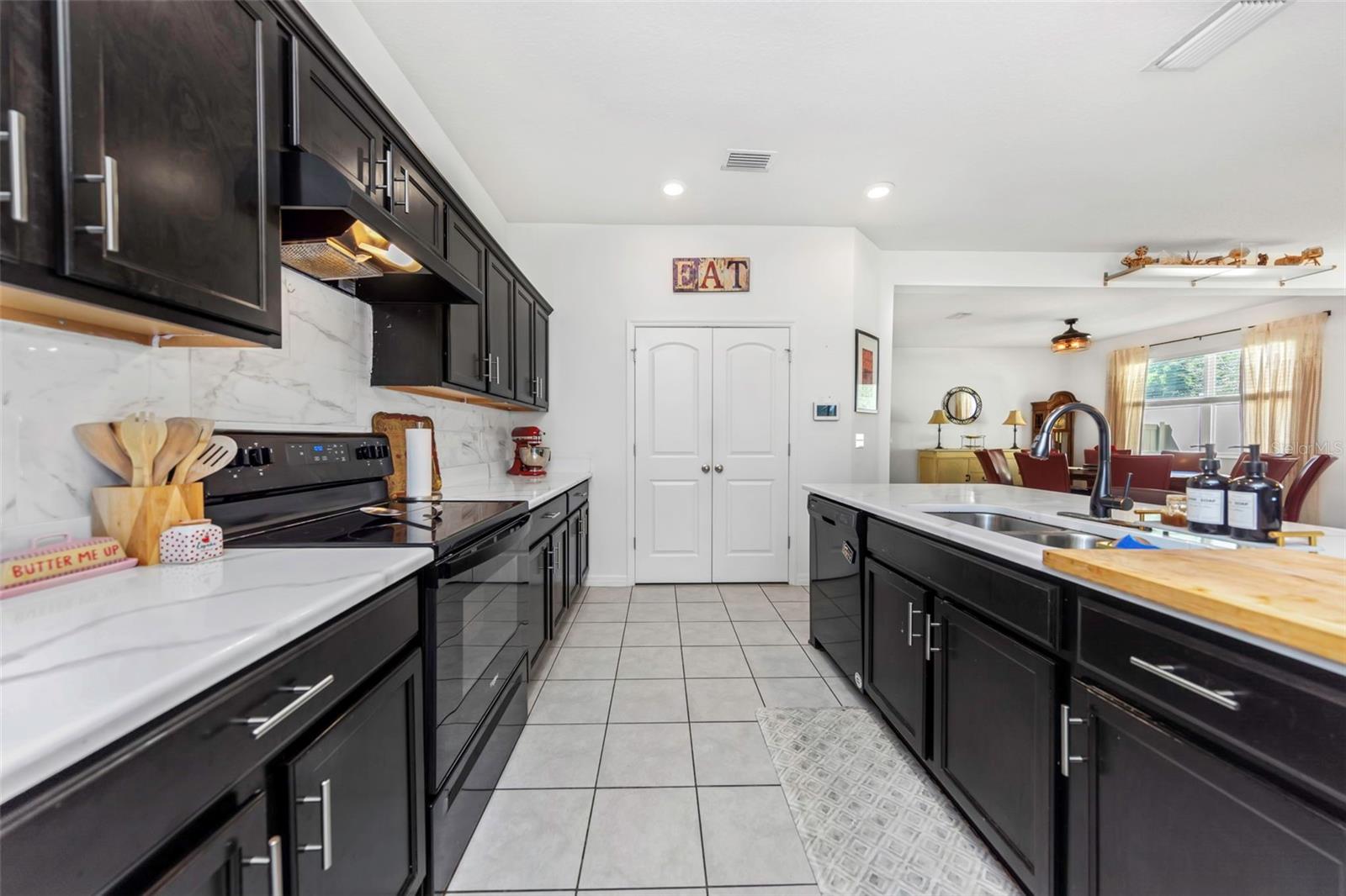 MIRROR LAKE - Residential