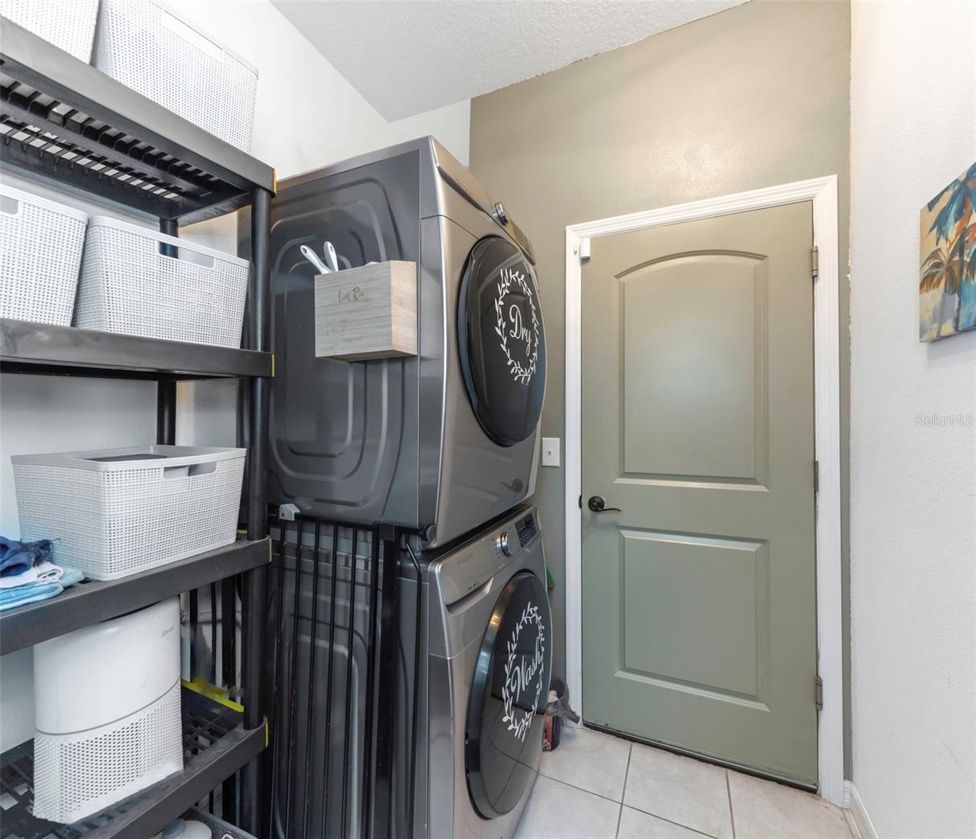 MIRROR LAKE - Residential