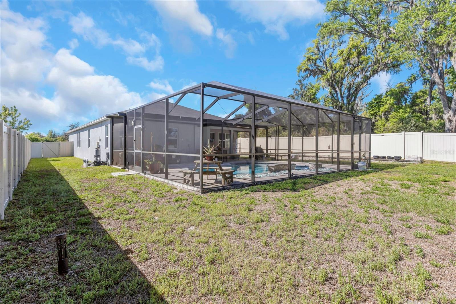 MIRROR LAKE - Residential