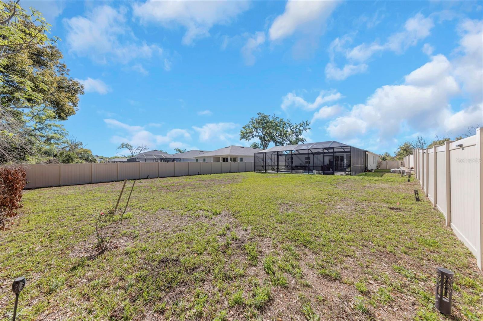 MIRROR LAKE - Residential