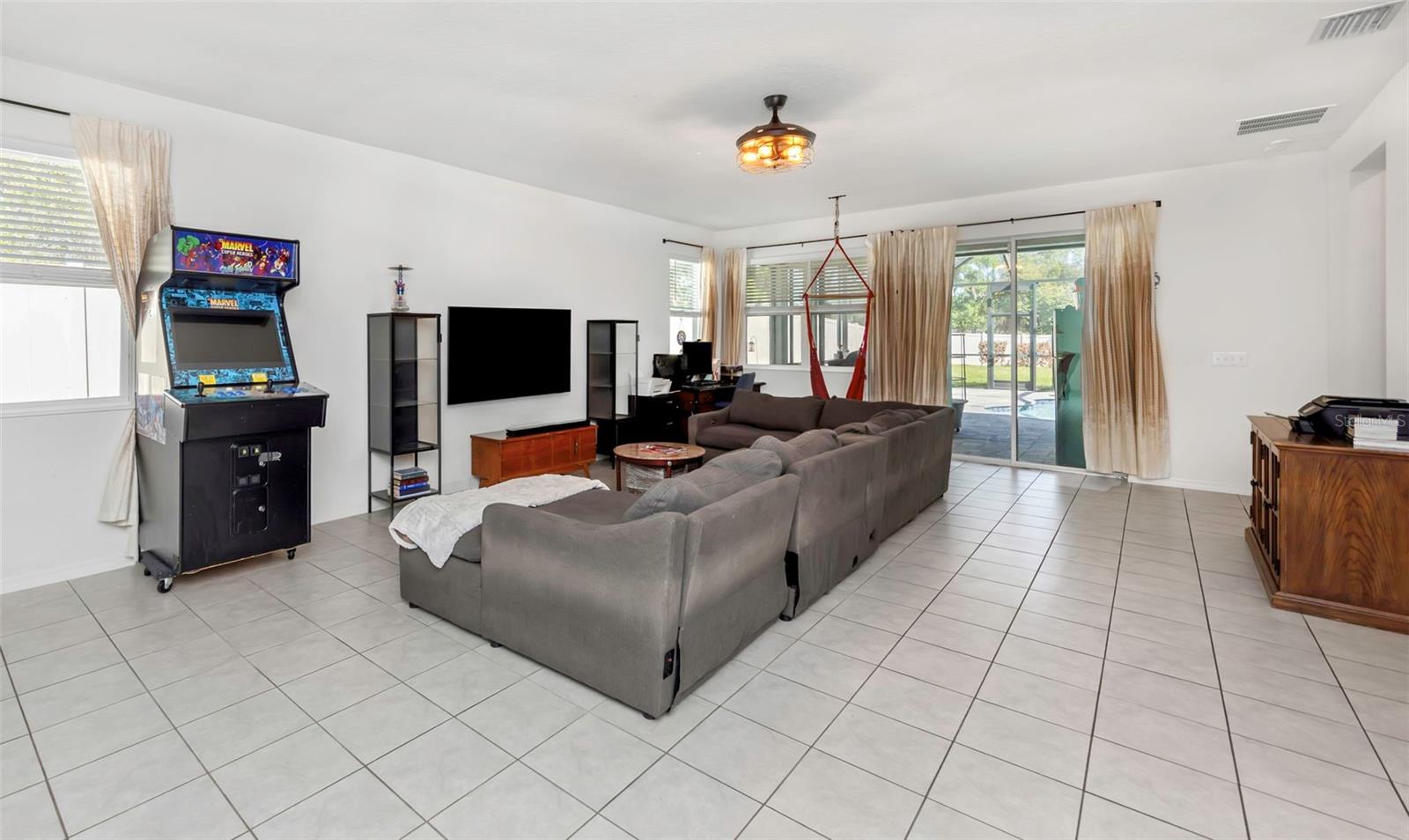 MIRROR LAKE - Residential