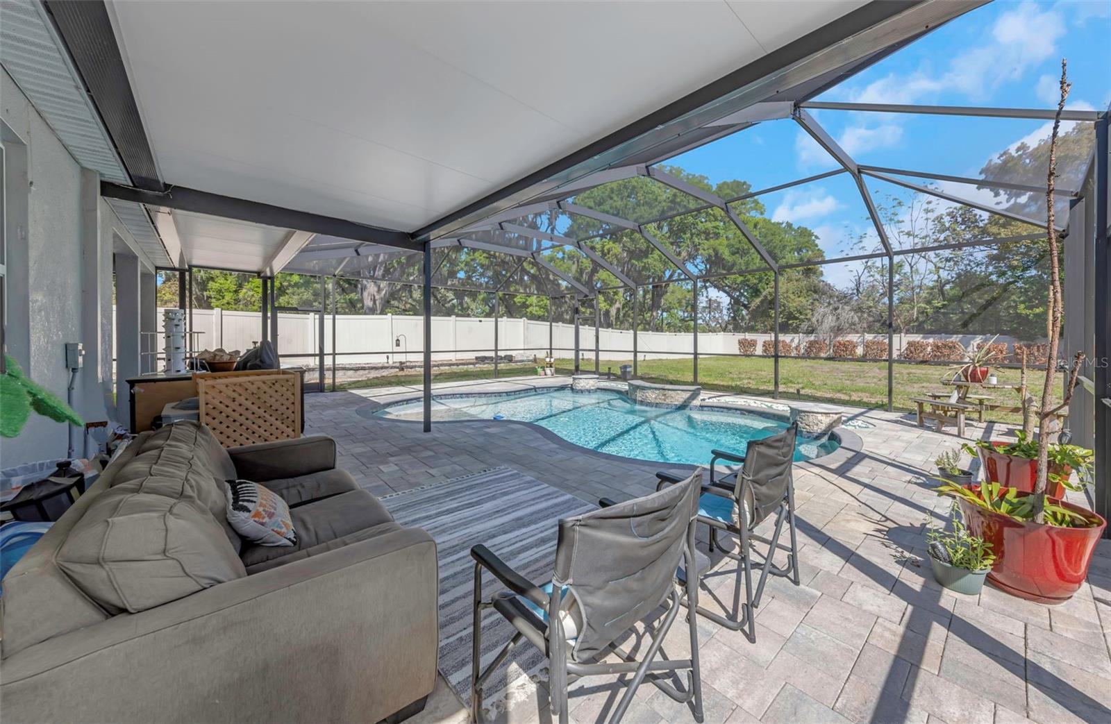 MIRROR LAKE - Residential