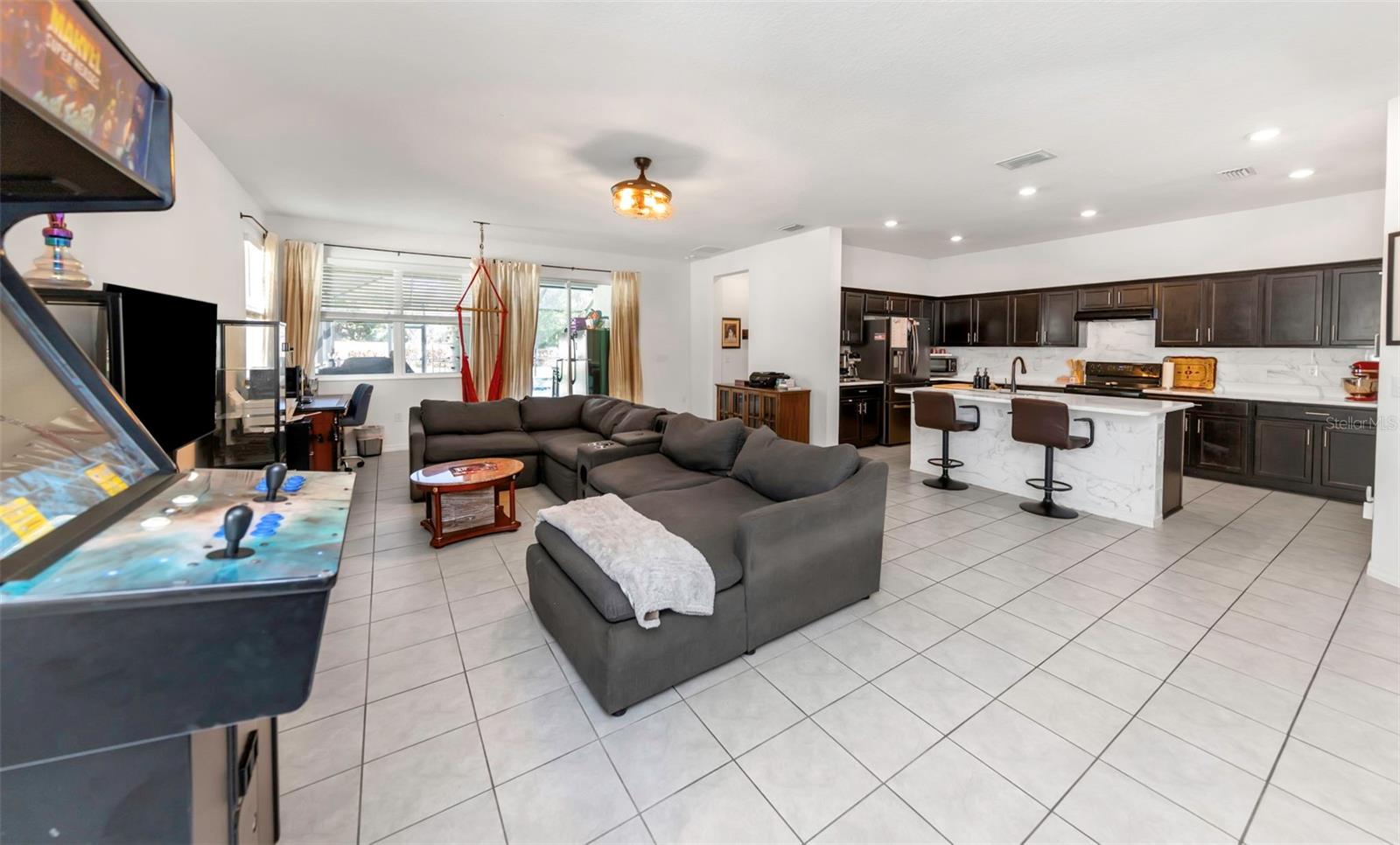 MIRROR LAKE - Residential