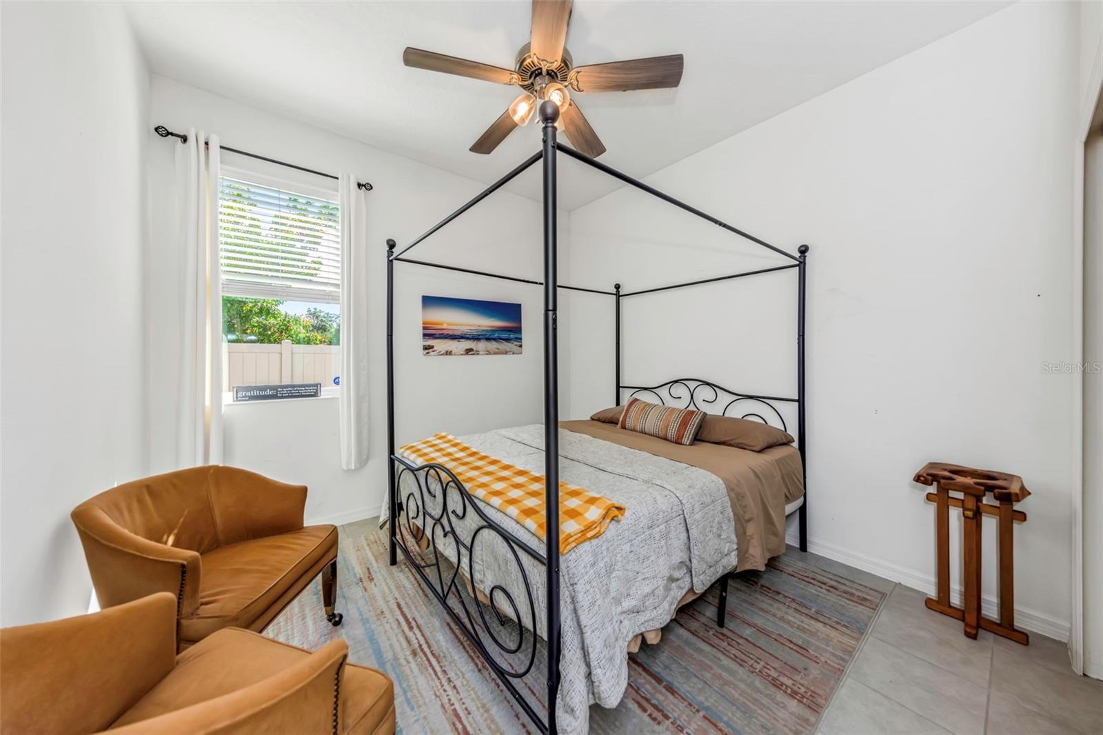 MIRROR LAKE - Residential