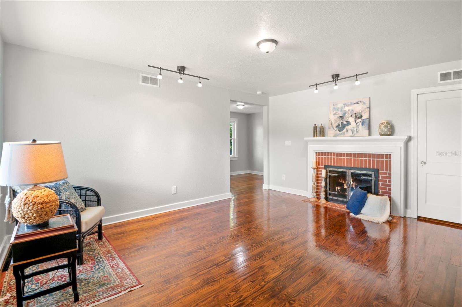 1141 DREW STREET