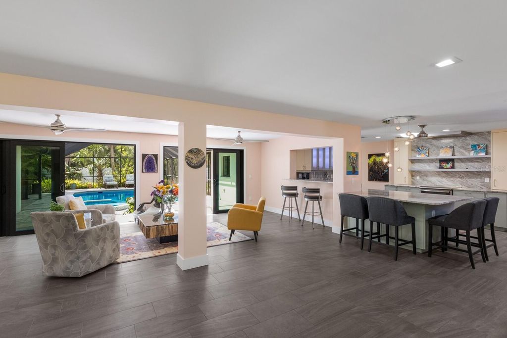 Photo of 426 N Shore Drive, Sarasota, FL 34234 (MLS # A4664312)